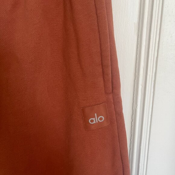 Alo Sweatpants - Picture 2 of 4